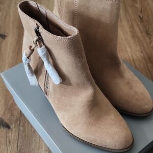 Vionic New Madeline  Suede Ankle Boots